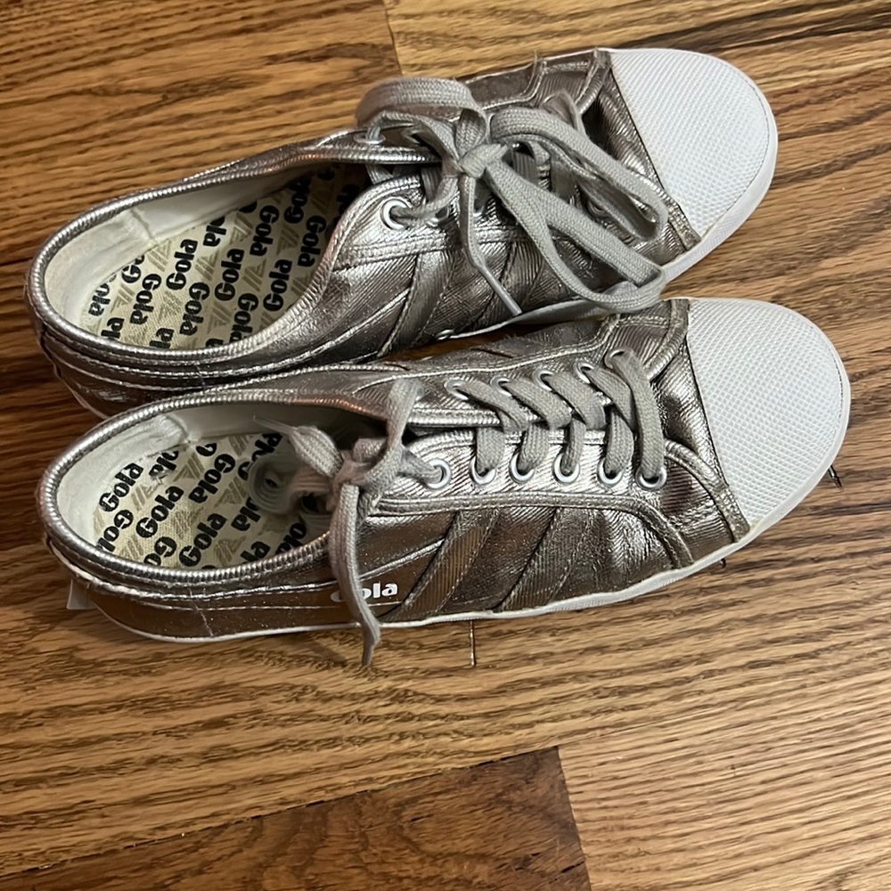 GOLA WOMENS SHOES SIZE 8 SILVER